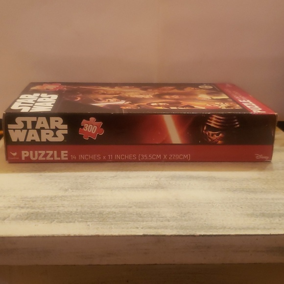 Star Wars 300 Piece Puzzle, never opened plus Star Wars the Last Jedi BRay - Picture 5 of 8